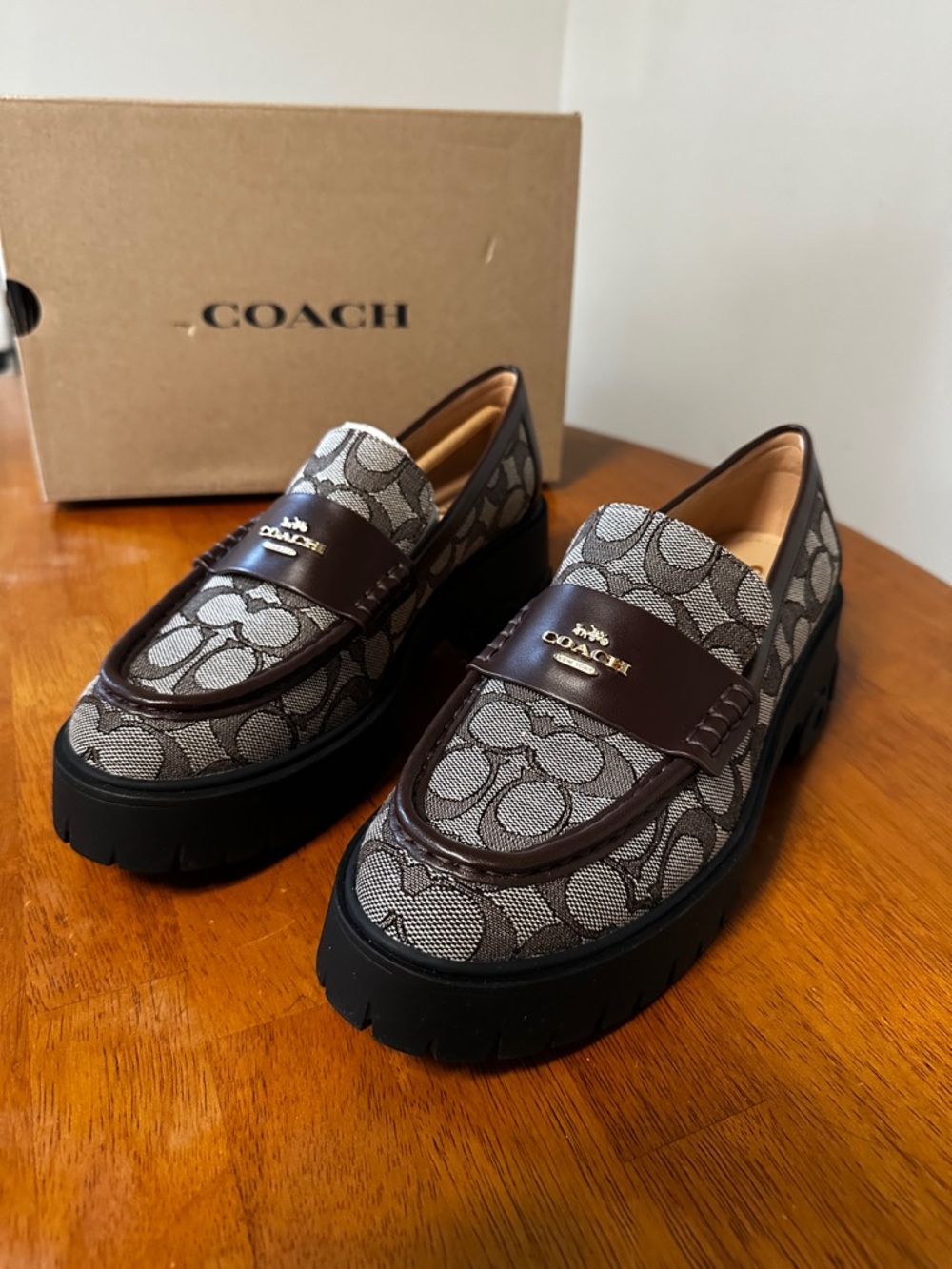 Coach Ruthie loafers in signature jacquard women’s size 8🥳🥳❌❌ - Picture 2 of 9